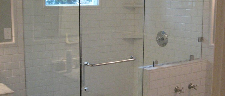 Frameless Showers Are Hot Right Now
